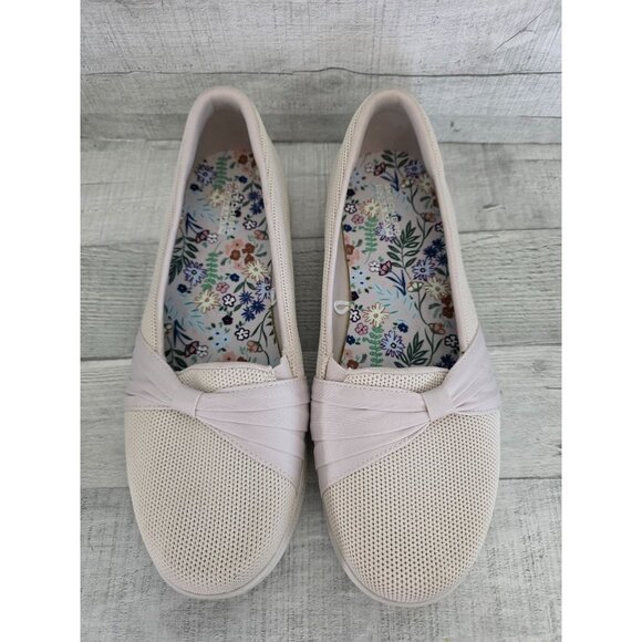 Skechers Womens Go Walk Beige Slip-On Shoes Size 8.5 - Picture 1 of 6